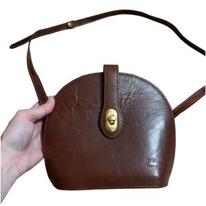 Vintage pelle brown leather dome shaped crossbody bag